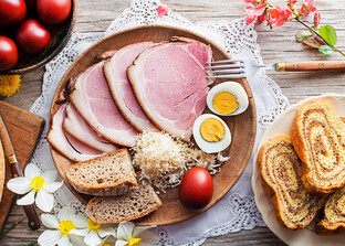 Ideen für den regionalen Osterschmaus mit Eiern und Schinken aus Österreich | © shutterstock