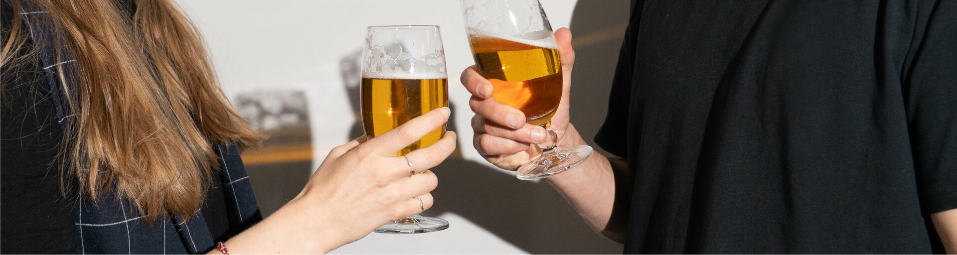 Bier anstoßen | © Land schafft Leben