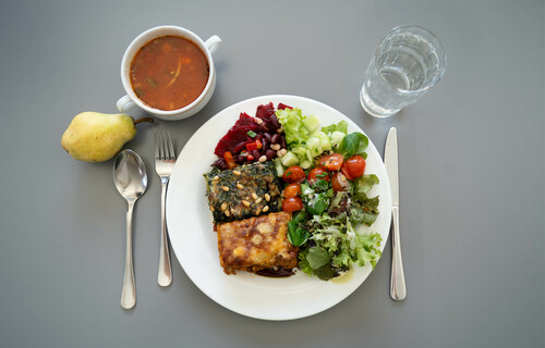 ausgewogene Sport-Mahlzeit | © Land schafft Leben